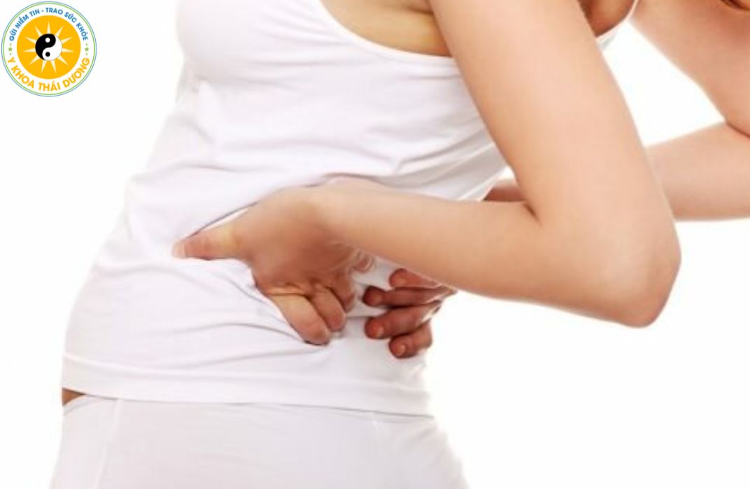 Đau lưng kéo dài: Khi nào cần thăm khám và điều trị?