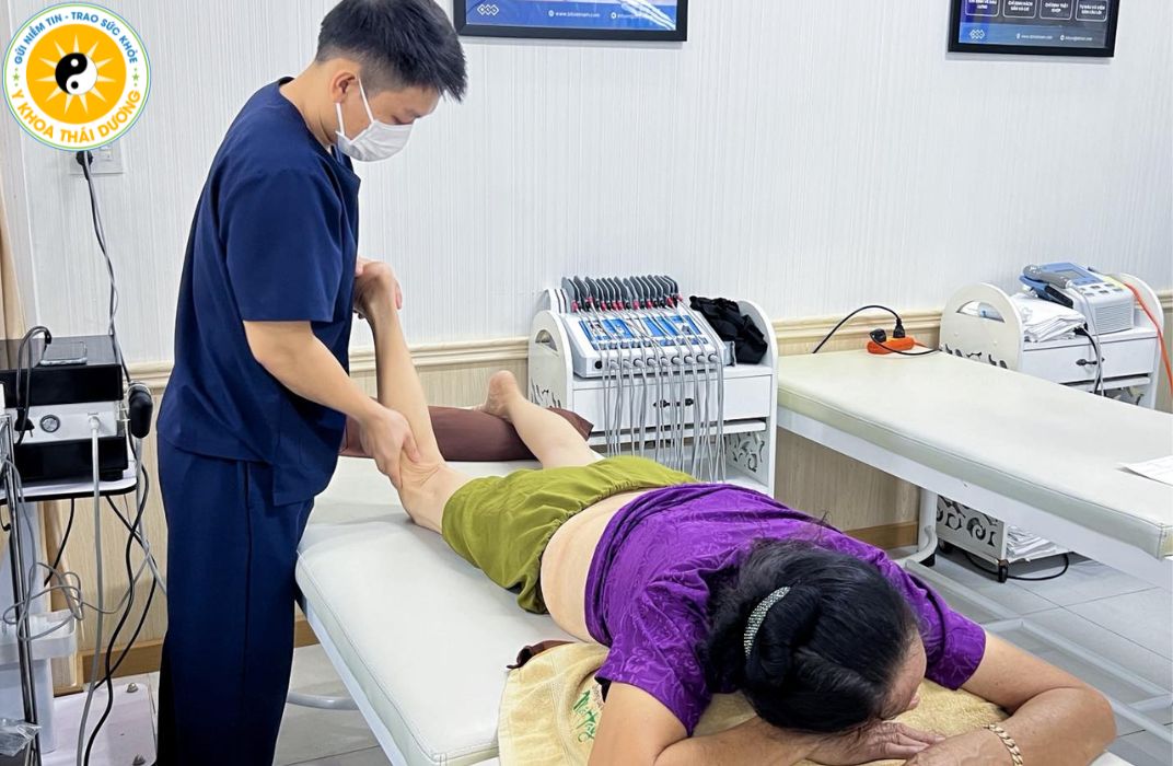 Điều trị bằng vật lý trị liệu - Lợi ích của phương pháp điều trị không xâm lấn