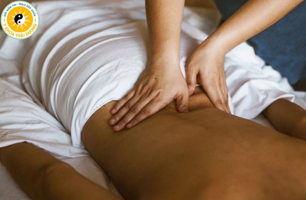 7 lợi ích bất ngờ của xoa bóp bấm huyệt đối với sức khỏe 1 7 lợi ích bất ngờ của xoa bóp bấm huyệt đối với sức khỏe