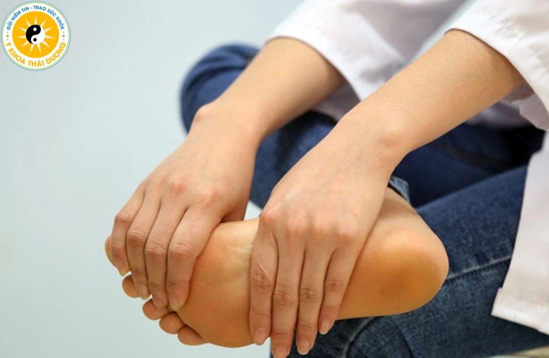 Tê bì chân tay: Nguyên nhân thường gặp và phương pháp điều trị