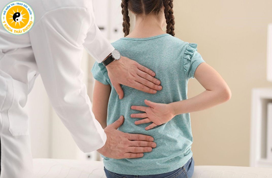 Viêm khớp ở trẻ em có nguy hiểm không? 