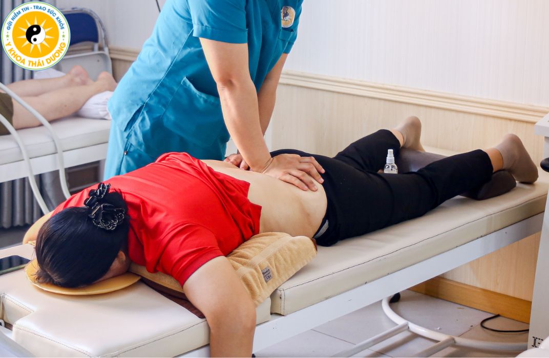 Xoa bóp ấn huyệt kết hợp giác hơi