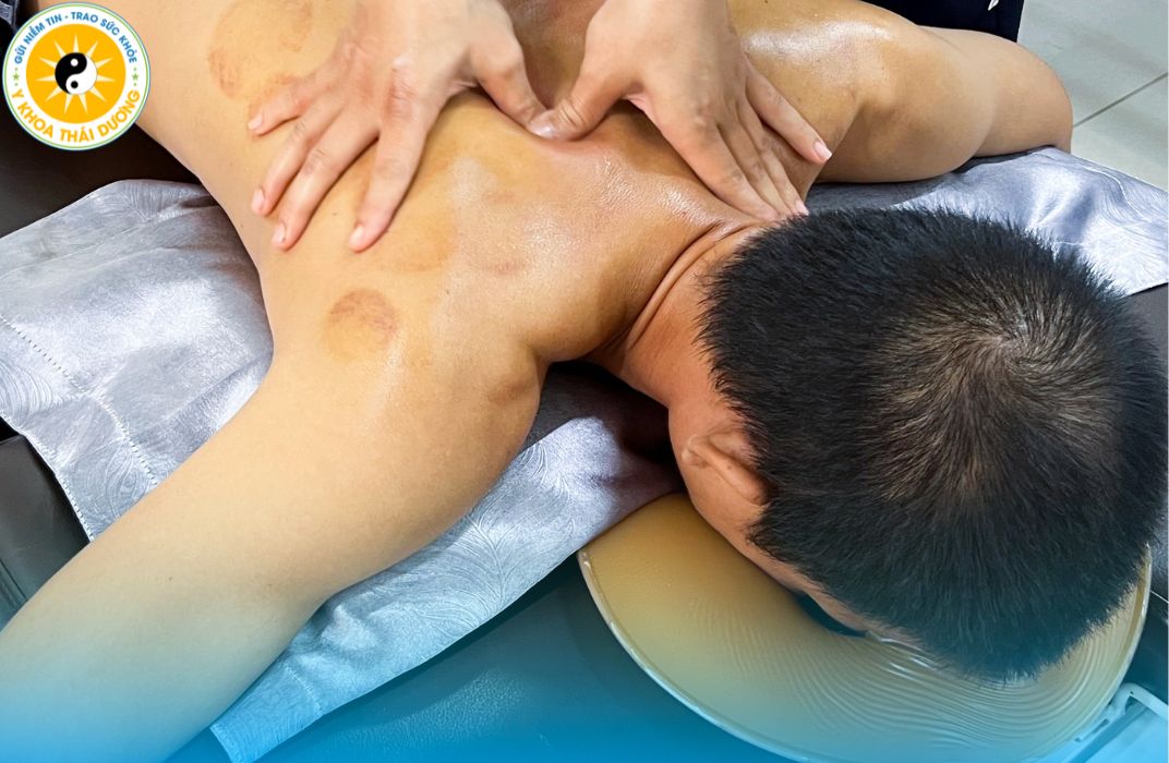 Xoa bóp ấn huyệt kết hợp giác hơi