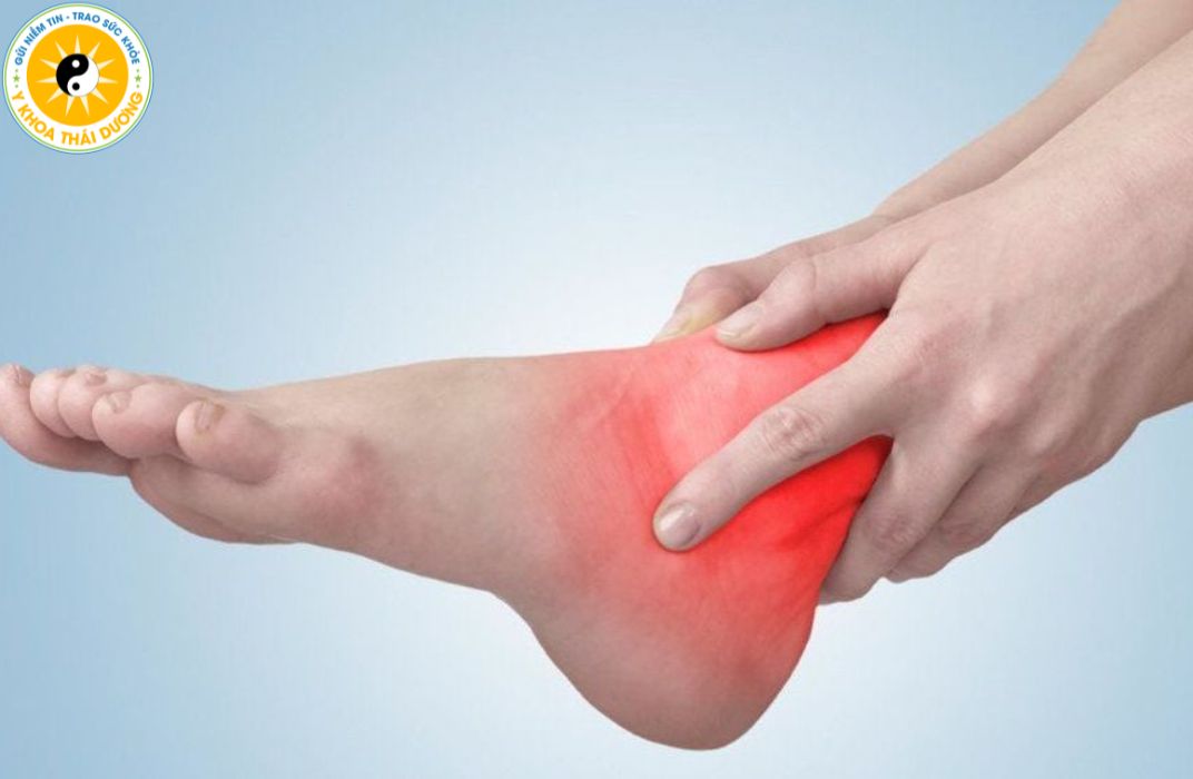 Xoa bóp bấm huyệt chữa thoái hóa cổ chân hiệu quả