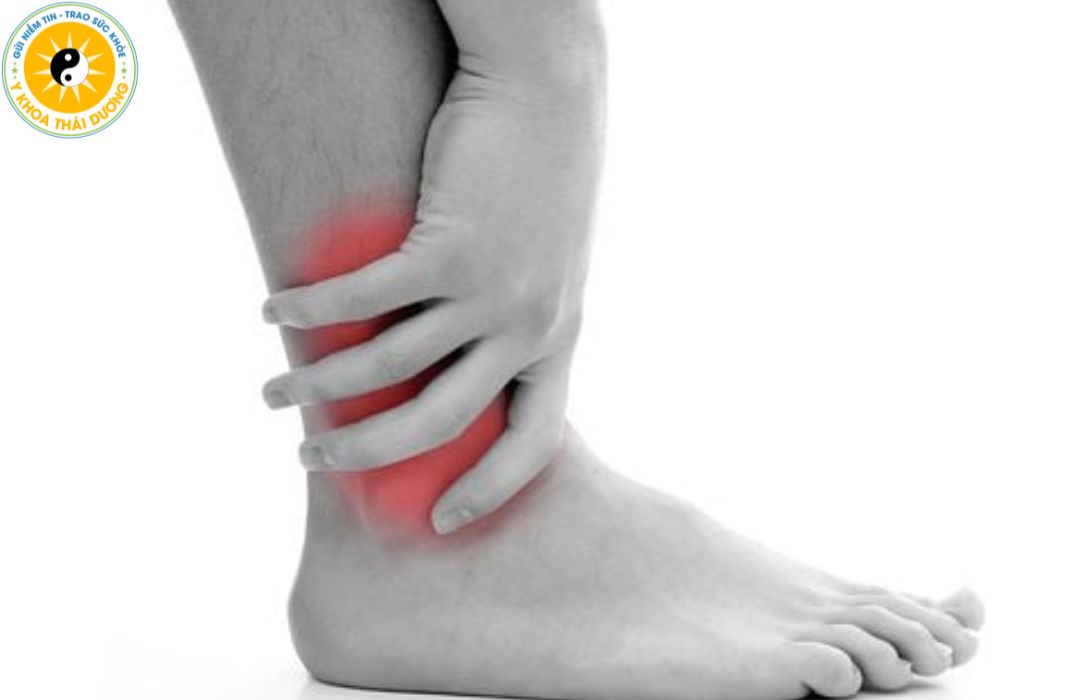 Xoa bóp bấm huyệt chữa thoái hóa cổ chân hiệu quả